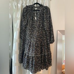 Flowy max studio dark navy floral midi dress